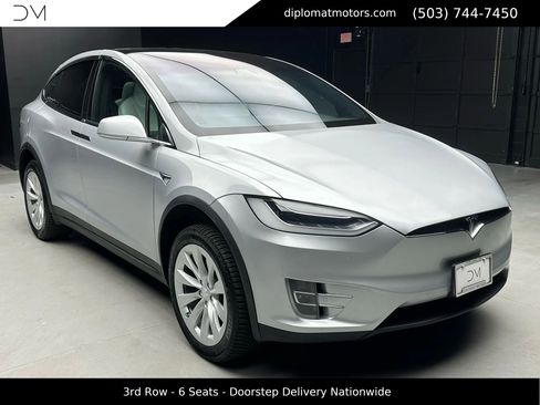 Used 2017 Tesla Model X 100D image 9