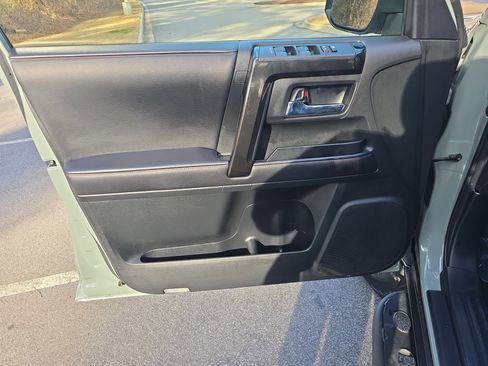 Used 2022 Toyota 4Runner TRD Off-Road Premium image 29