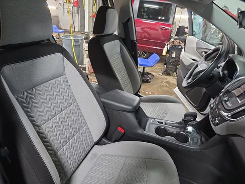 Used 2024 Chevrolet Equinox LT w/ LPO, Floor Liner Package FWD image 10