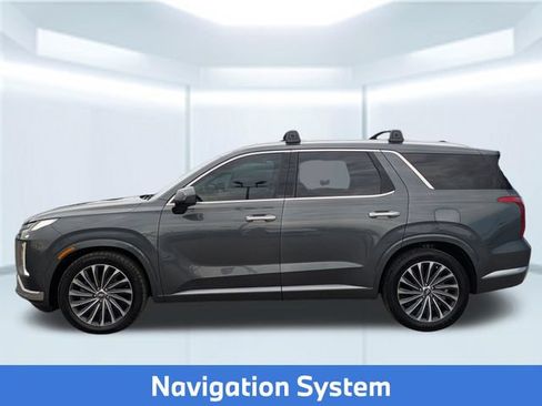 Used 2023 Hyundai Palisade Calligraphy FWD image 2