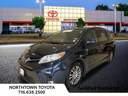 Used 2019 Toyota Sienna XLE w/ XLE Navigation Package