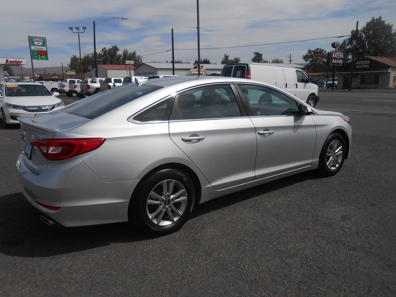 Used 2017 Hyundai Sonata SE FWD image 9