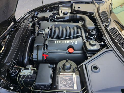 Used 1998 Jaguar XK8 Convertible RWD image 31