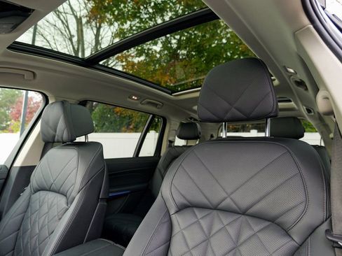 Used 2024 BMW X7 xDrive40i image 24