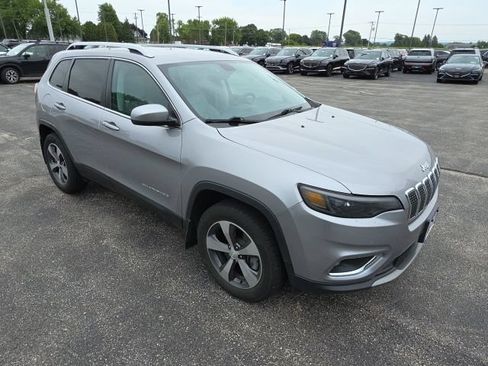 Used 2019 Jeep Cherokee Limited w/ Trailer Tow Group AWD/4WD image 1