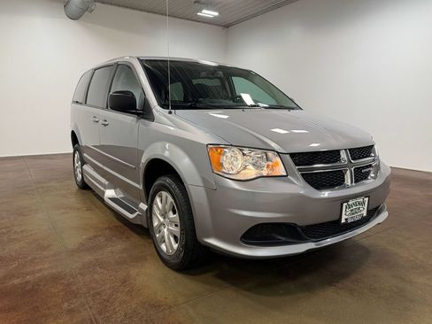 Used 2016 Dodge Grand Caravan SE w/ Quick Order Package 29E SE FWD image 36