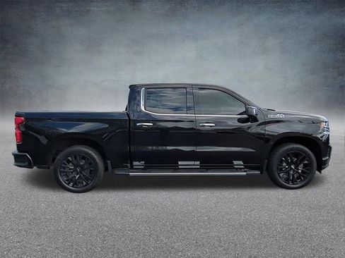 Used 2021 Chevrolet Silverado 1500 High Country w/ Technology Package AWD/4WD image 10