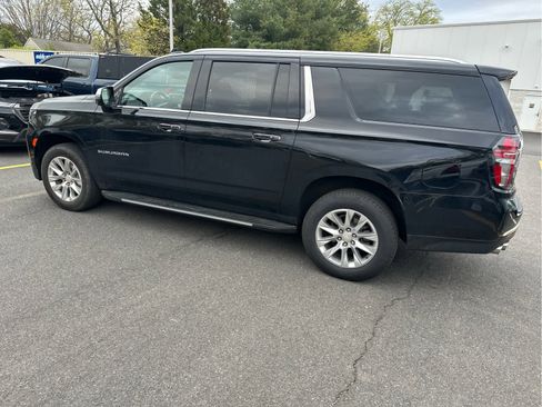 Used 2023 Chevrolet Suburban Premier AWD/4WD image 5