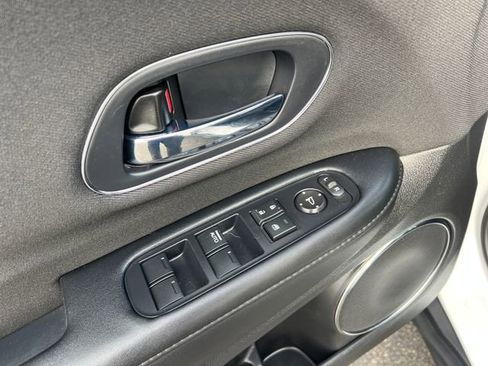 Used 2021 Honda HR-V EX image 31