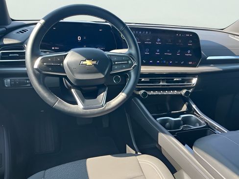 Used 2026 Chevrolet Traverse LT FWD image 17