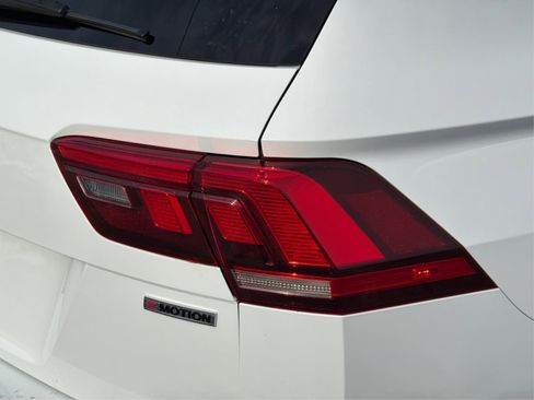 Used 2021 Volkswagen Tiguan SE AWD/4WD image 27