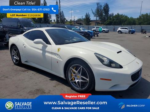Used 2013 Ferrari California RWD image 5