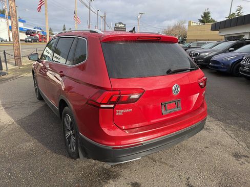 Used 2018 Volkswagen Tiguan SEL image 4