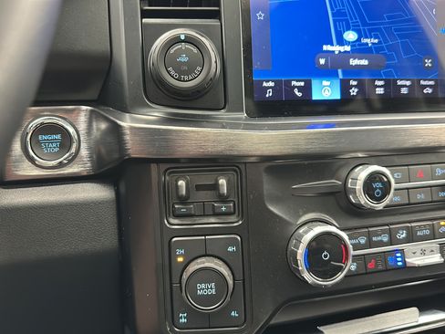 Used 2025 Ford F250 Lariat w/ Lariat Ultimate Package AWD/4WD image 22