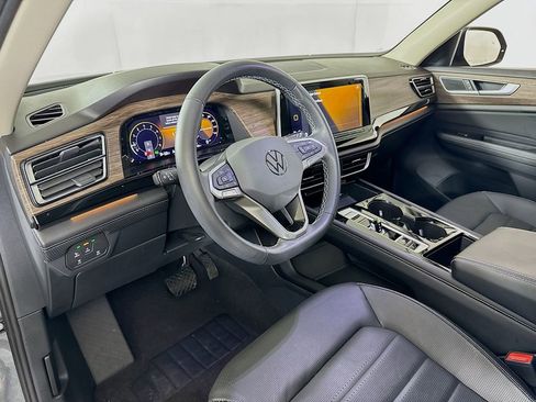 Used 2024 Volkswagen Atlas SEL AWD/4WD image 9
