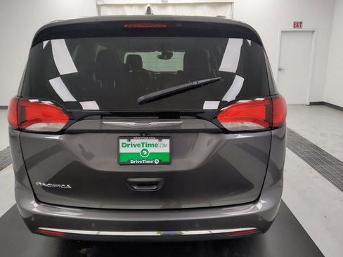 Used 2018 Chrysler Pacifica Touring-L Plus w/ Advanced Safetytec Group FWD image 7