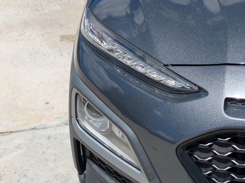 Used 2021 Hyundai Kona SE image 7