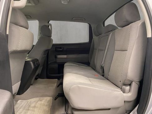 Used 2011 Toyota Tundra 4x4 CrewMax w/ SR5 Pkg image 20