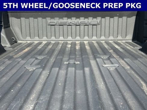 Used 2022 GMC Sierra 3500 Denali image 16