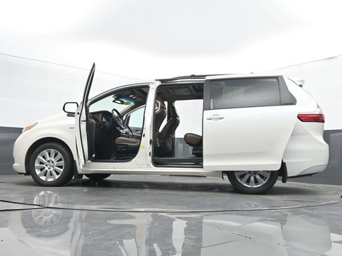 Used 2016 Toyota Sienna Limited Premium AWD/4WD image 77