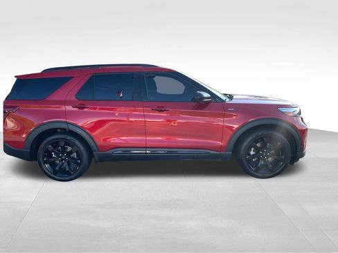 Used 2024 Ford Explorer ST-Line w/ Class IV Trailer Tow Package RWD image 7