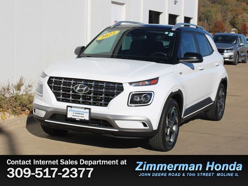 Used 2022 Hyundai Venue Limited image 24