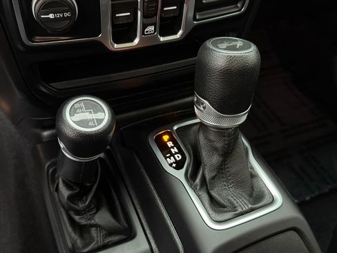 Used 2020 Jeep Wrangler Unlimited Sport image 18