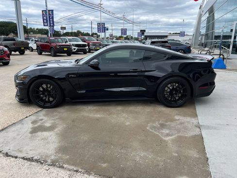 Used 2016 Ford Mustang Shelby GT350 w/ Technology Package RWD image 6