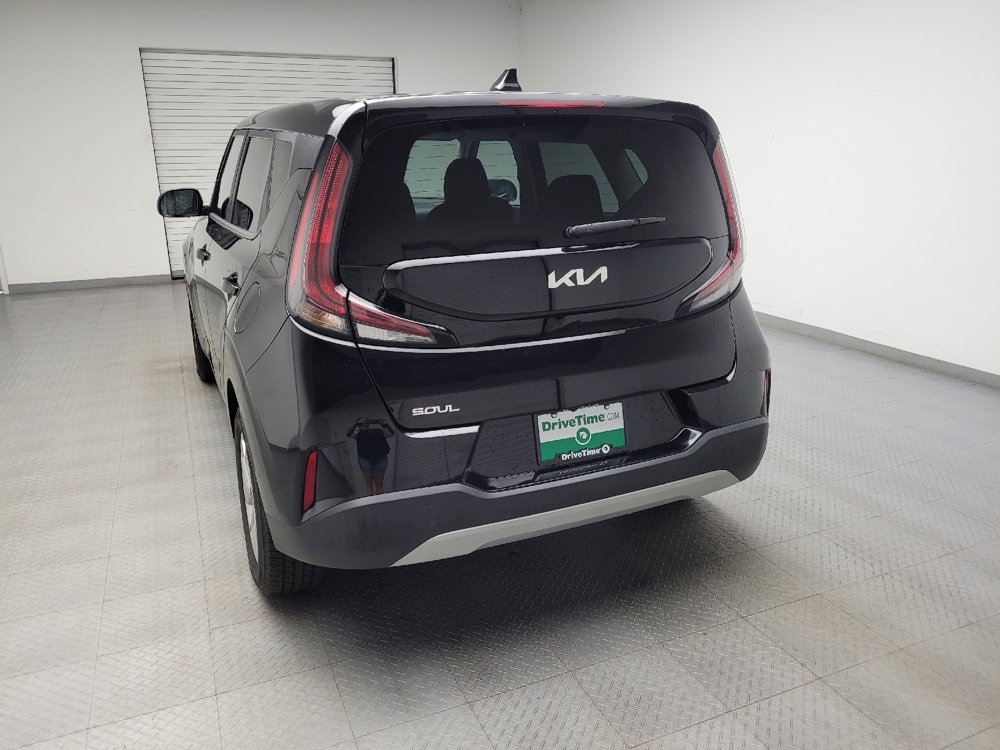 Used 2023 Kia Soul LX w/ Option Group 015 FWD image 6