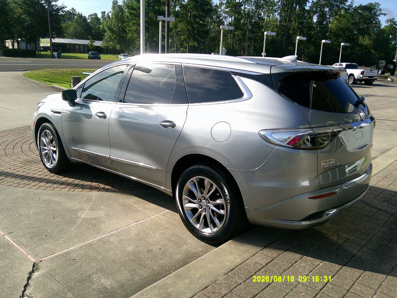 Used 2023 Buick Enclave Avenir w/ Avenir Technology Package FWD image 2