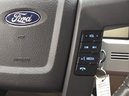 Used 2010 Ford F150 Lariat AWD/4WD image 31