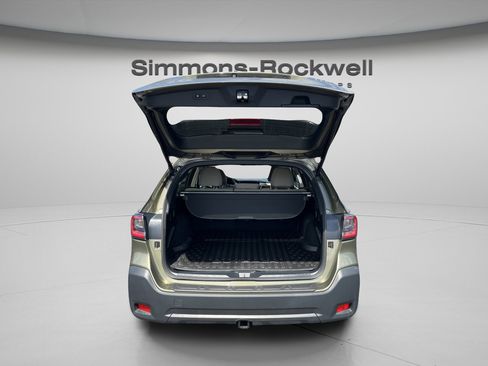 Used 2024 Subaru Outback Premium AWD/4WD image 13