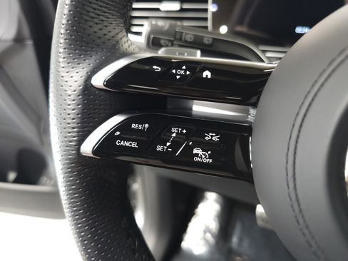 Used 2024 Mercedes-Benz GLS 450 4MATIC image 11