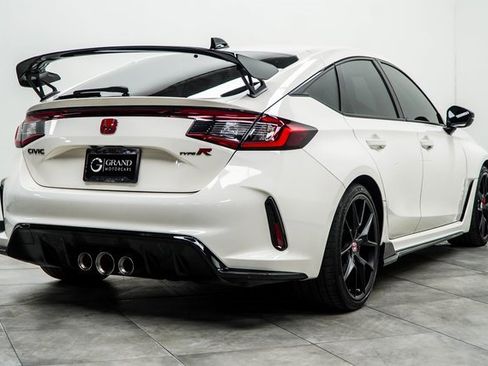 Used 2024 Honda Civic Type R image 12