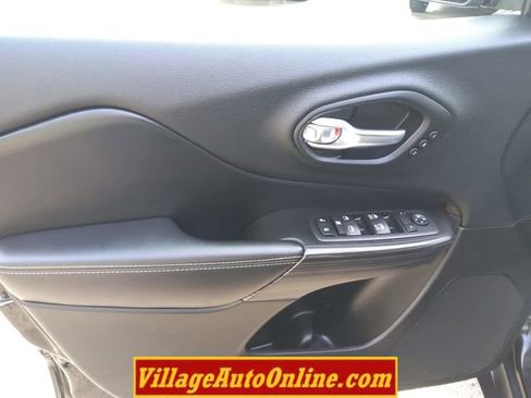 Used 2014 Jeep Cherokee Limited w/ Technology Group image 23