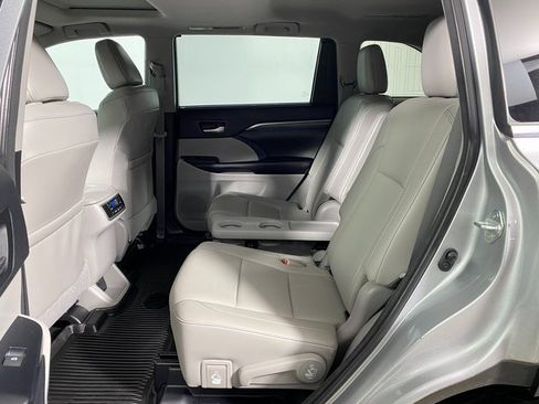 Used 2018 Toyota Highlander Limited image 13