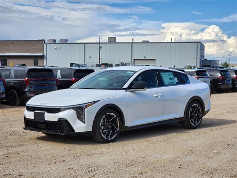 New 2025 Kia K4 GT-Line image 4