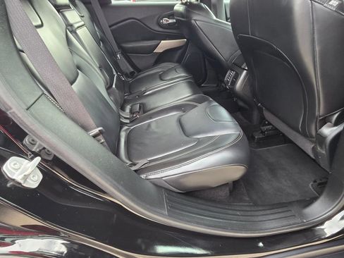Used 2017 Jeep Cherokee Limited AWD/4WD image 19
