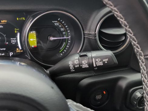 Used 2023 Jeep Wrangler Sahara w/ Cold Weather Group image 28