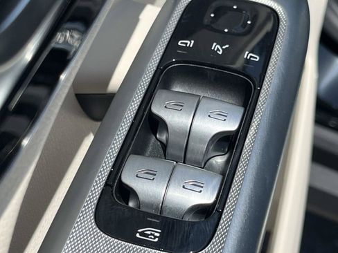 Used 2026 Mercedes-Benz GLC 300 image 19