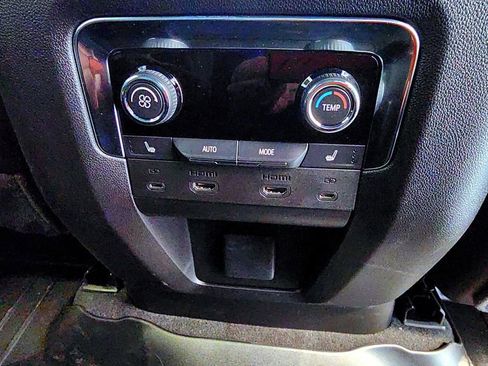 Used 2025 Chevrolet Suburban Premier AWD/4WD image 69