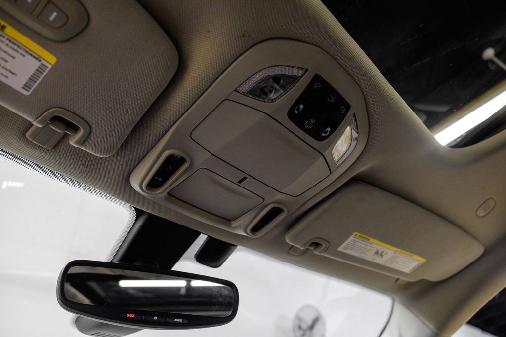 Used 2020 Chrysler Pacifica Limited FWD image 39