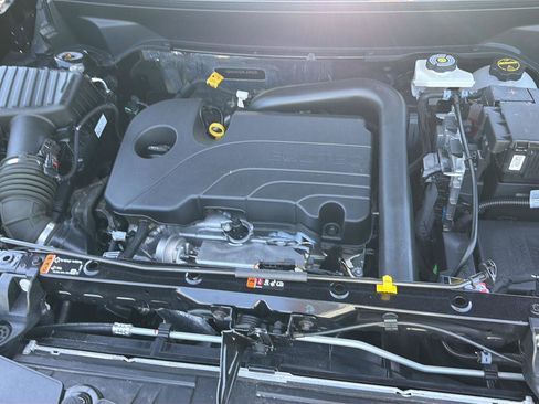 Used 2024 Chevrolet Equinox LS w/ LS Convenience Package FWD image 32