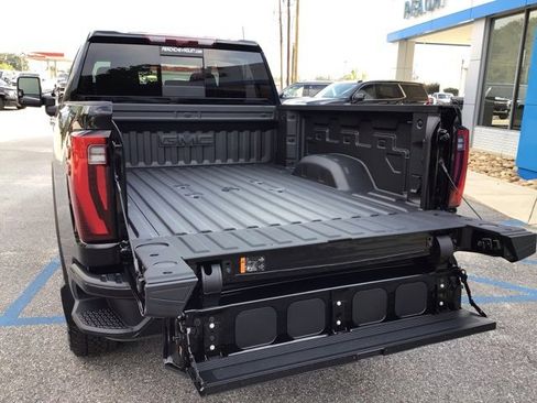 New 2026 GMC Sierra 2500 Denali w/ Denali Reserve Package image 4