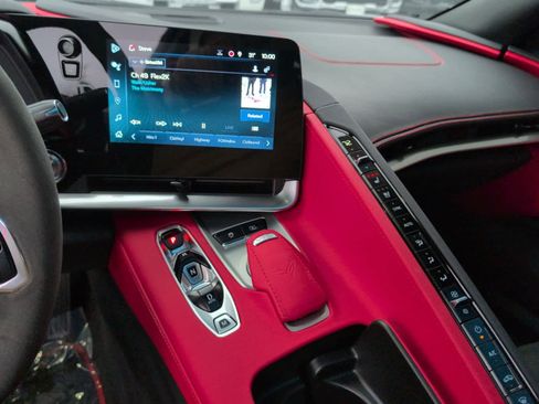 Used 2025 Chevrolet Corvette Stingray Preferred Cpe w/ Z51 Performance Package image 16