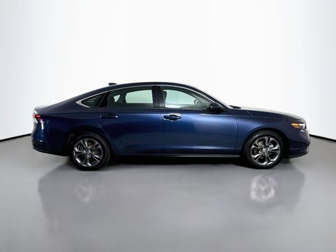 Used 2023 Honda Accord EX image 11