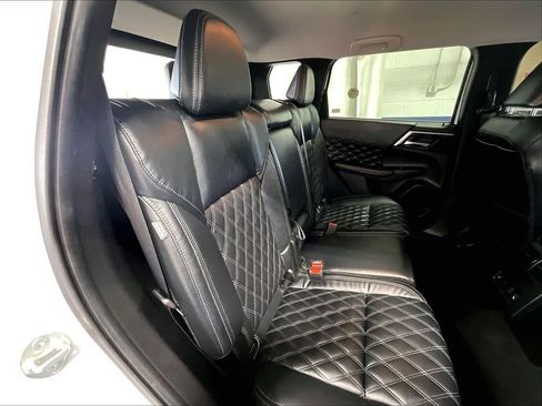 Used 2022 Mitsubishi Outlander SEL AWD/4WD image 16