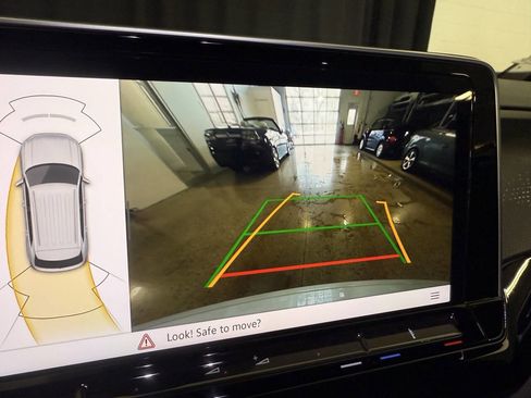 Used 2024 Volkswagen Atlas Cross Sport SEL R-Line image 15