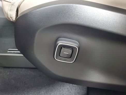 New 2026 Volvo EX90 Plus RWD image 21