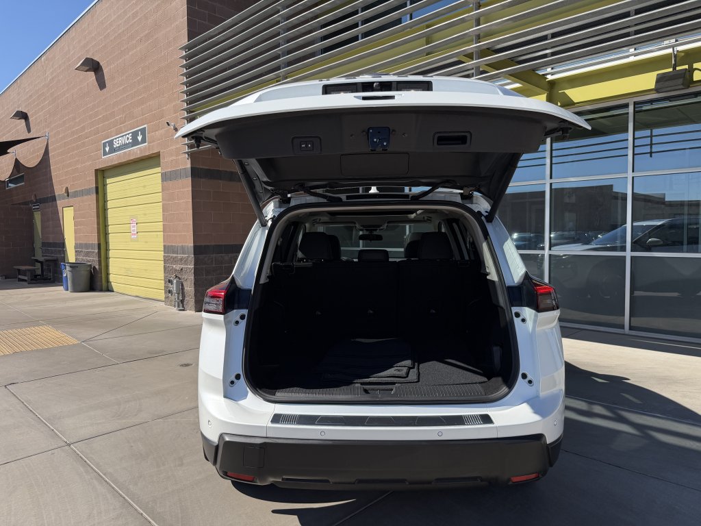 Used 2026 Nissan Rogue SV w/ SV Premium Package FWD image 36